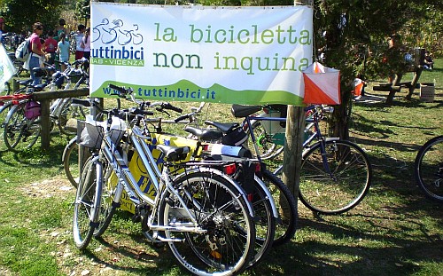 festa_fine_anno_2008_500.jpg festa_fine_anno_2008_500.jpg